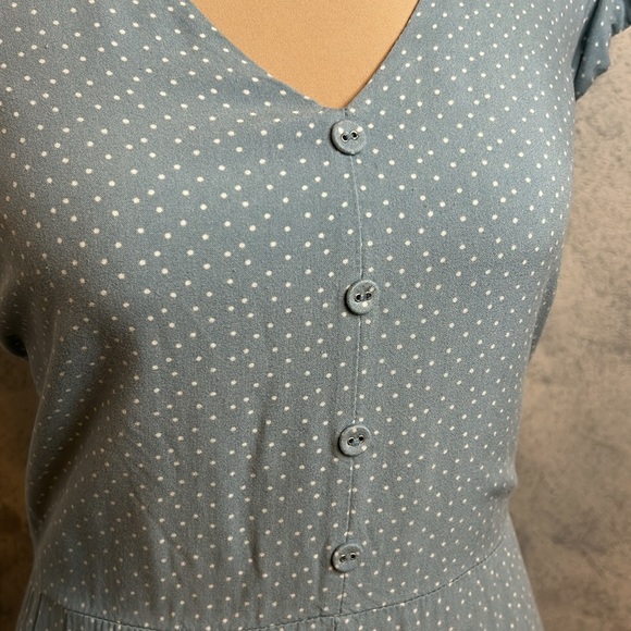 Eyeshadow Sky Blue Asymmetrical Dress with Polka Dots size M - Picture 7 of 10